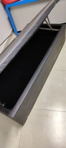 Colchão solteiro Ortobom, com box baú hidráulico. Muito conservado. Valor:600,00 os dois.