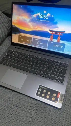 Lenovo IdeaPad 3 Ryzen 5 5500U | 8GB RAM | SSD 256GB | Full HD | Windows 11 | Muito bom