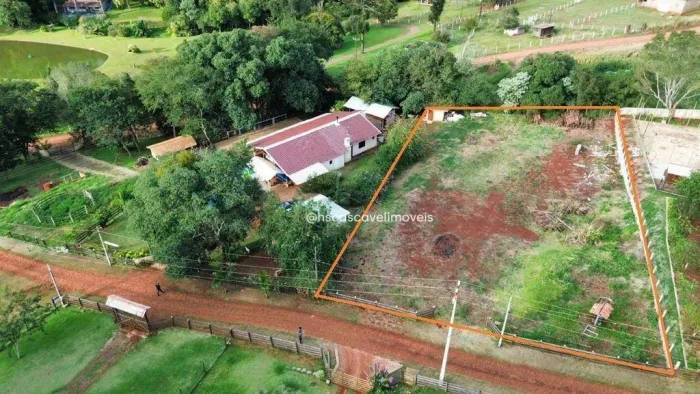 Chácara com 1,800 m².