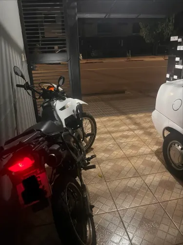 Vendo ou troco tornado de rua