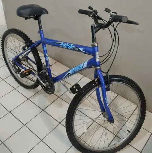 Bicicleta de passeio (muito nova)