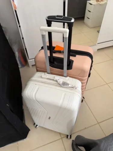 Diversas malas USADAS - preço da mala na descrição.