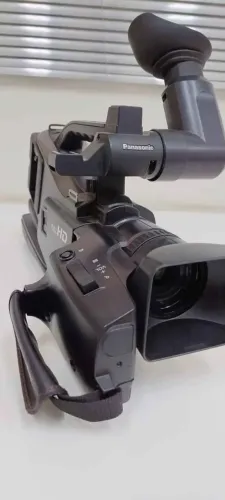 Câmera Panasonic Full HD AG-AC7 - Grátis Tripé Profissional