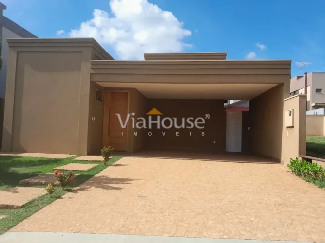Condomínio Pitangueiras - Casa de Condomínio com 176 m² e 3 Suites à Venda ou para Locação