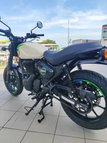 HUNTER 350cc/ DAIANA