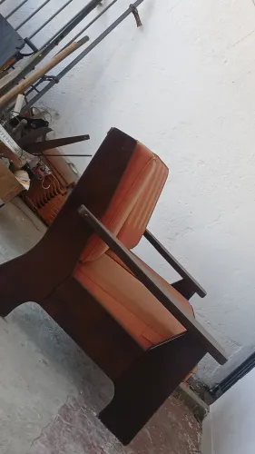 Sofa de madeira maciça