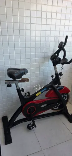 Bike spinning profissional com comando por corrente