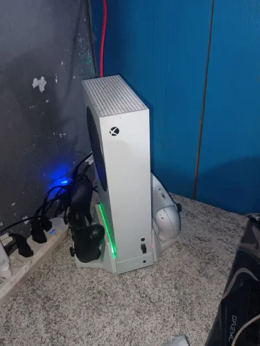 Xbox Series X 500Gb C/ 2 Controles e Base
