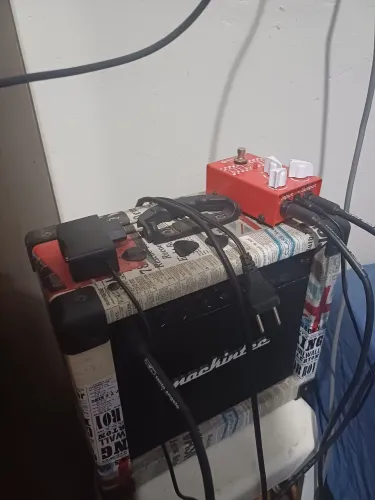 Amplificador de Guitarra Usado
