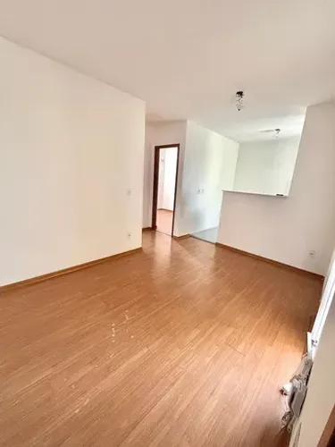 Alugo apartamento quarto andar, nascente e com varanda no Residencial Algarve - Maranguape