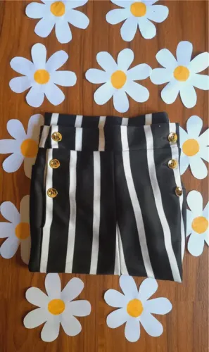 shorts listrado novo