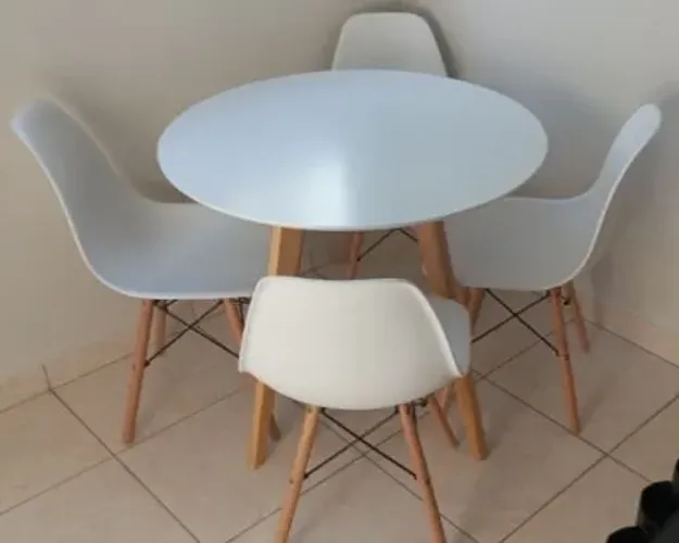 Mesa de jantar Eames nova e embalada ( temos a pronta entrega) 