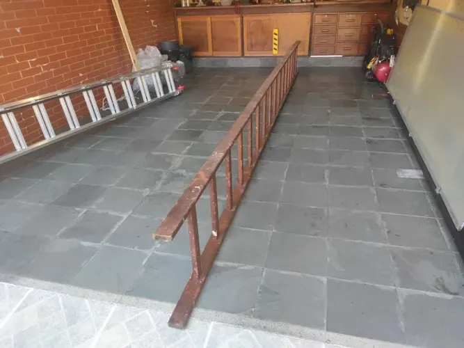 Escada de encosto madeira PINHO