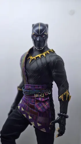 Hot Toys Pantera Negra T'Chaka (Black Panther Tchaka)