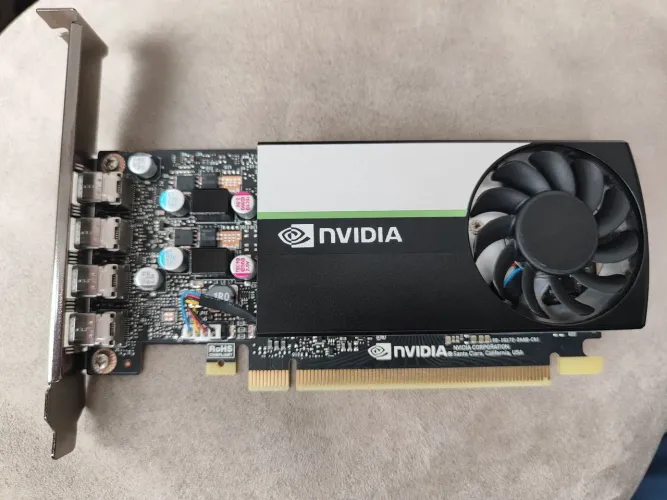 Plano NVidia T600, parou de funcionar, dois anos de uso, não faço ideia se tem conserto