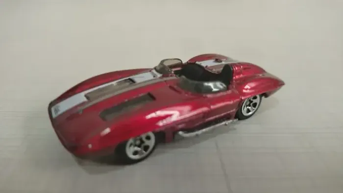 Miniatura Corvette Stingray 2002 Hot Wheels 1/64