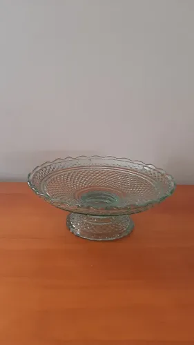 Prato para uveira ou confeitos em vidro prensado na totalidade verde