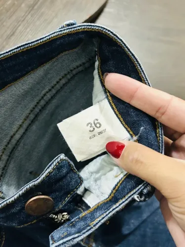 Kit com 3 calças jeans feminino tamanho 36/38 R$ 100,00