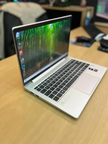 HP ELITEBOOK 640 G8  Intel i5 aceito troca e parcelo no boleto  parcelo no boleto