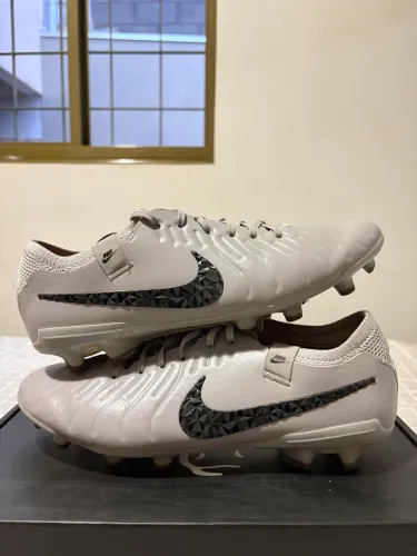 Chuteira Tiempo X Legend X Elite FG