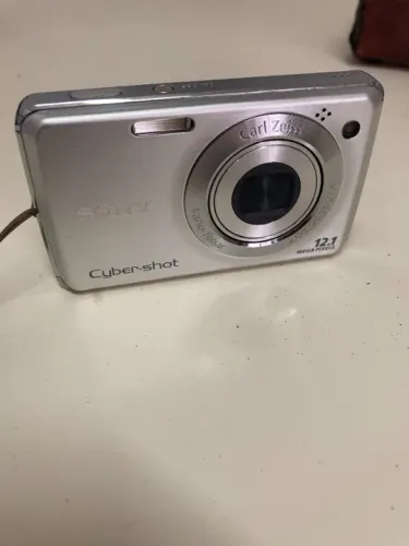 Máquina fotográfica Sony Cyber-shot DSC-W220