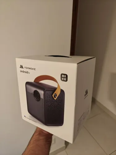 Projetor Formovie Dice Android TV com bateria interna