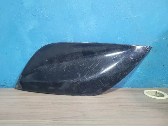 Moldura Esquerda do Parachoque Nissan Versa 2015 a 2019 62256 6W80B