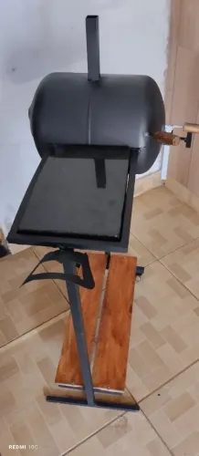 Churrasqueira A bafo pequena com mesa 