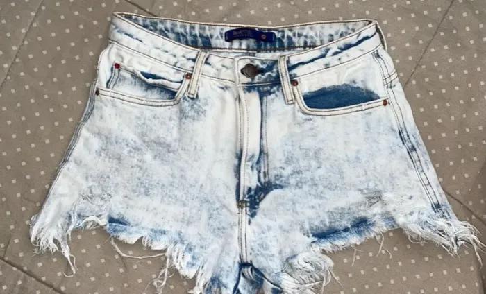 Short jeans