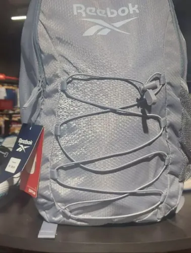 Mochila Reebok lilás com Detalhes