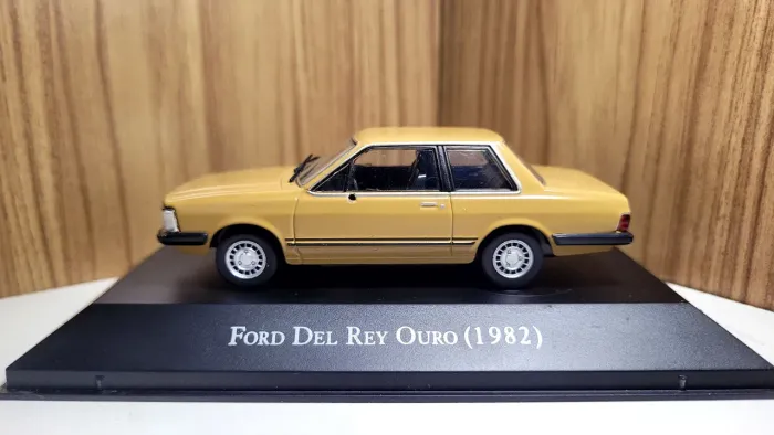 Miniatura | Carros Inesquecíveis do Brasil | Ford Del Rey Ouro (1982)