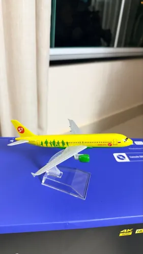 Miniatura de avião S7 Rússia 1/500