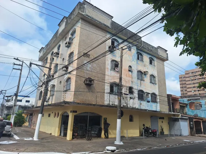 Prédio residencial/comercial 15 aptos 2.000.000,00