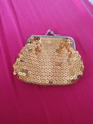 Porta moedas dourado