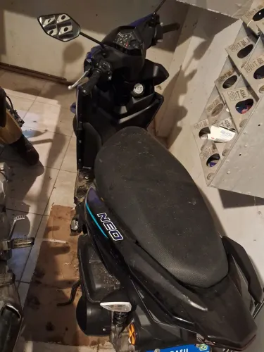 Vendo moto neo Automática