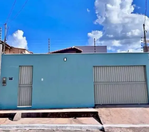 VENDO CASA NO ALVORADA 1 BEM LOCALIZADA, PRÓXIMO AO SESI