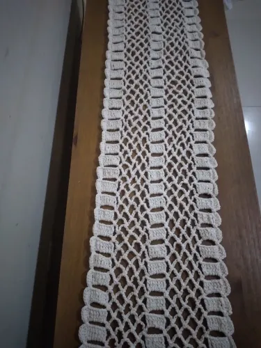 Caminho de mesa em croché