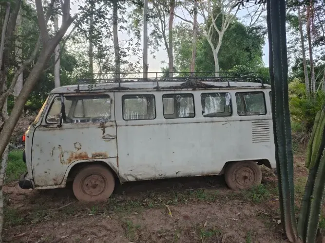 Volkswagen Kombi Standard/ Luxo/ Serie Prata 1979