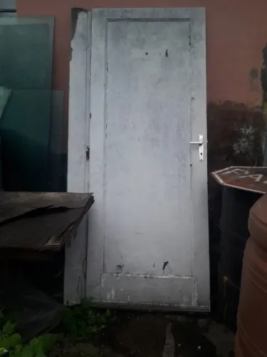 Porta com batente