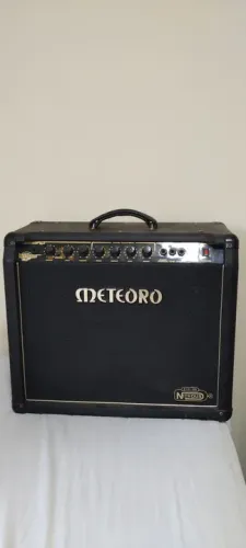 Amplificador Meteoro Nitrous 210-GS + Guitarra Tagima Memphis 