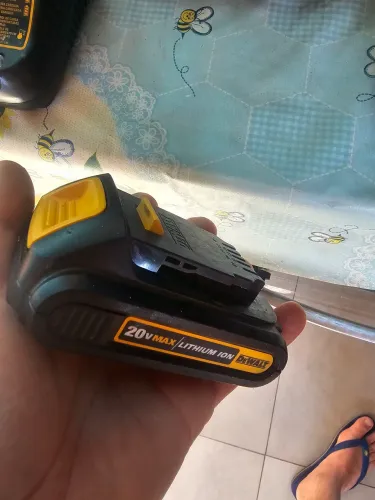 Bateria e carregador dewalt original