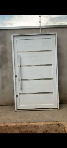 Porta pivotante alumínio