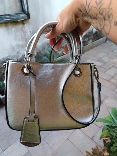 Bolsa prateada Renner linda ;)