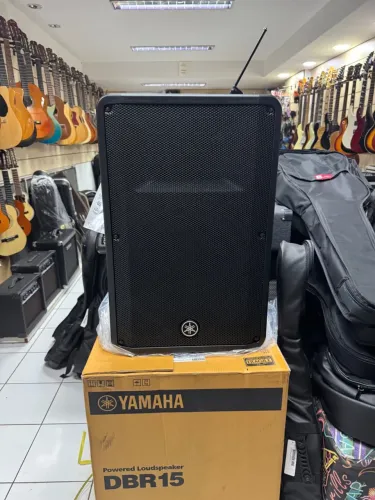 Caixa Ativa Amplificada Yamaha DBR15