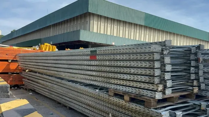 Porta Paletes - Montantes com 7,50m e longarinas com 2,30m.  Pronta entrega. Oportunidade!