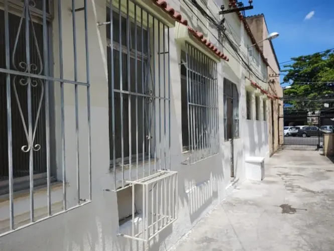 casa dois quartos, r Aristides Caire