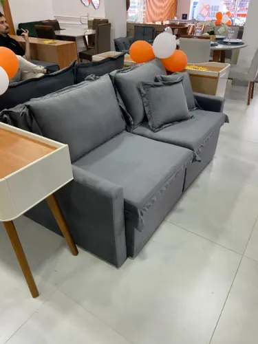 Sofá 1,80m em Veludo - Peça de Mostruário por R$1.799,00 à vista!