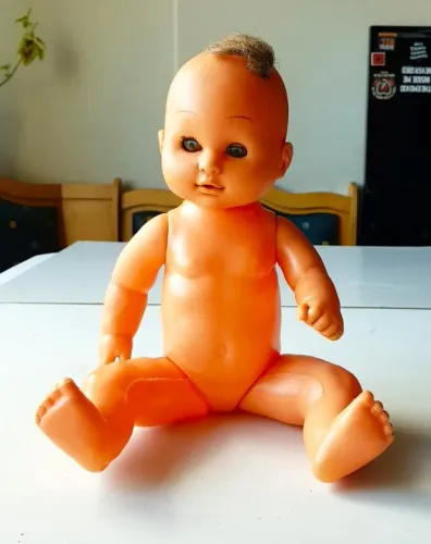 Brinquedo - Boneca Bebê - Tamanho 38 cm - Anos 80 ou 90