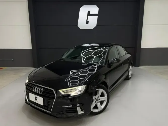 Audi A3 Sed. Ambition 2.0 Tsfi 220cv S-tronic 2018 - Apenas 65.000 KM