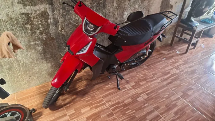 Vendo ou troco moto 50cc nova.